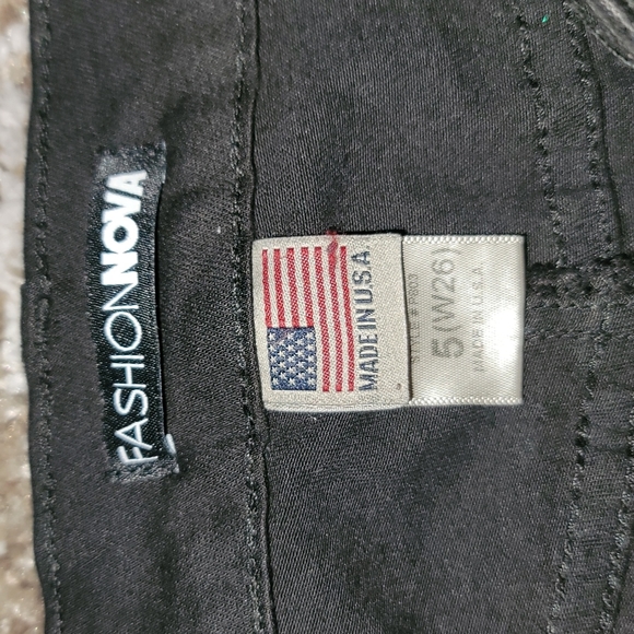 Fashion Nova Distressed Black Jeans Size 5 (26" waist) - Picture 4 of 5